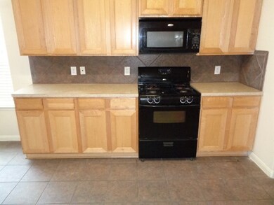 31627 Forest Oak Park Ct, Conroe, TX 77385 - photo 5