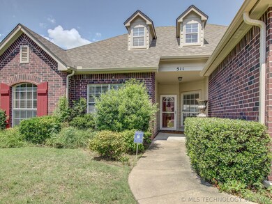 511 N Emerson St, Jenks, OK 74037 - photo 2
