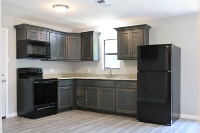 1518 S Lindsay St, Gainesville, TX 76240 - photo 7