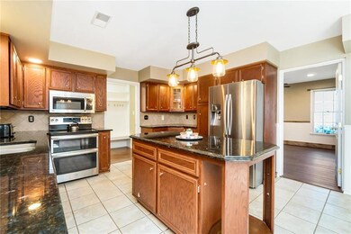 5452 Amanda Dr, Laurys Station, PA 18059 - photo 7