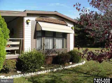 935 Kelly Dr unit 935, Mount Wolf, PA 17347 - photo 2