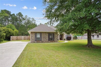 Long front driveway with rear yard access