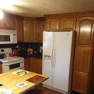 2465 N Court St, Circleville, OH 43113 - photo 7