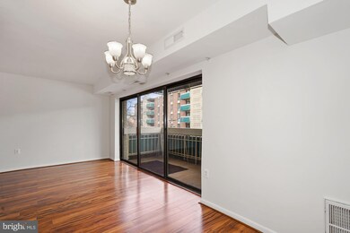 6139 Leesburg Pike unit 402, Baileys Crossroads, VA 22041 - photo 4