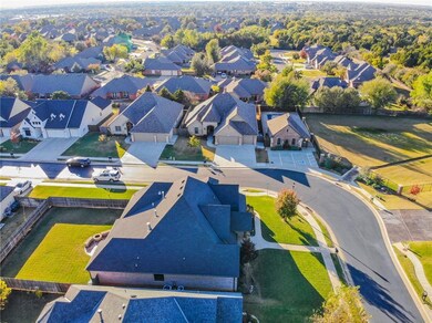 1909 Verdot Cir, Edmond, OK 73012 - photo 4