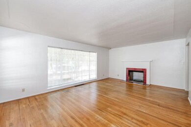 2649 N Adoline Ave, Fresno, CA 93705 - photo 6