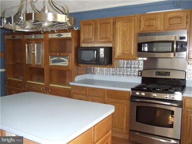 31 Jefferson Ave, Mount Ephraim, NJ 08059 - photo 4