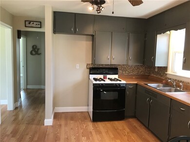 913 N 29th St, Mattoon, IL 61938 - photo 4