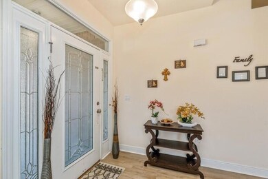 13_201SilvertonLoop_2016_FlexMLS800x600_