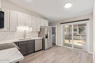 502 E Sequoia Dr, Phoenix, AZ 85024 - photo 6