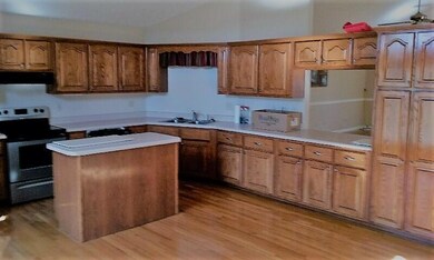 990 Spring Dr, Cookeville, TN 38506 - photo 2