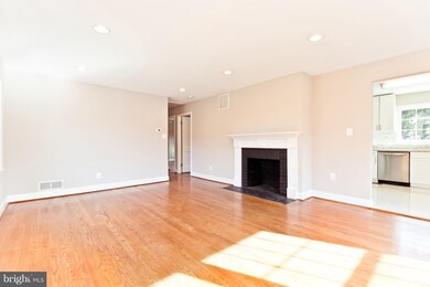 1903 Paul Spring Pkwy, Alexandria, VA 22308 - photo 4