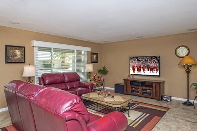 003_Living Room