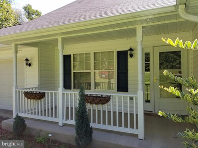 110 General Lee Ct, Montross, VA 22520 - photo 2