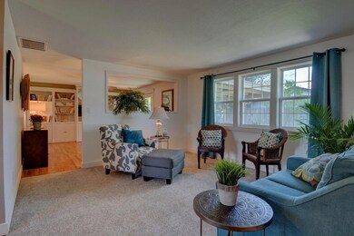 1359 Papago Dr, Medford, OR 97504 - photo 2