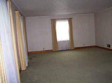 409 Columbia Ave, Tipton, IN 46072 - photo 2