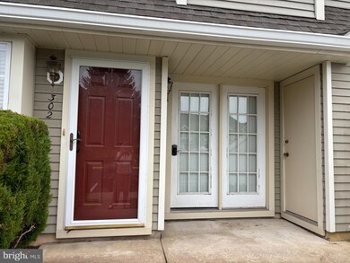 302 Trescott Place unit 302, Mount Laurel, NJ 08054 - photo 2
