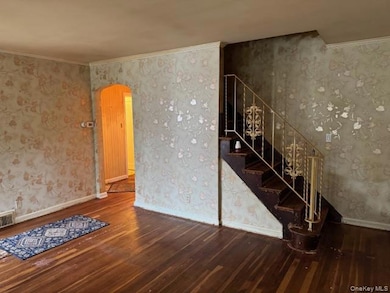 1403 Park Ave, New Hyde Park, NY 11040 - photo 6