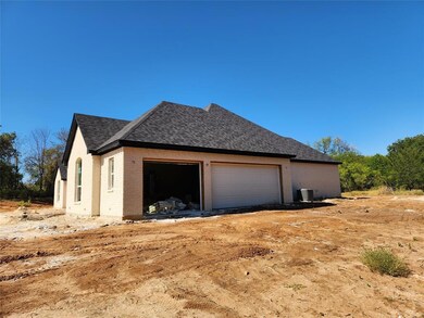 2028 Veal Cir, Weatherford, TX 76085 - photo 2