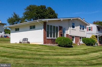 352 Sussex Blvd, Broomall, PA 19008 - photo 3