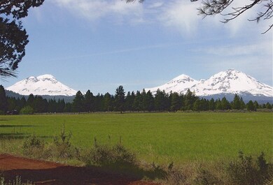 67500 Three Creeks Rd, Sisters, OR 97759 - photo 2
