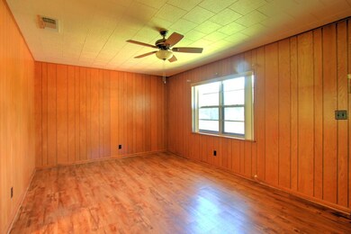 108 W Nimitz St, Fredericksburg, TX 78624 - photo 6