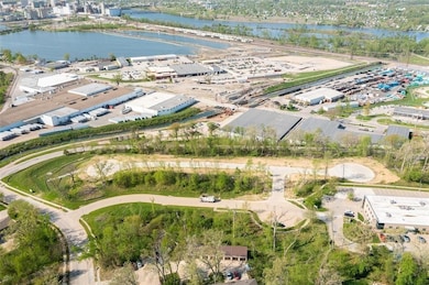 2122 Sierra Cir NE, Cedar Rapids, IA 52402 - photo 2