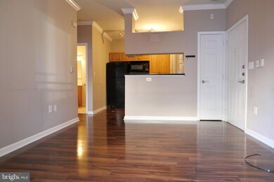 12900 Centre Park Cir unit 105, Herndon, VA 20171 - photo 2