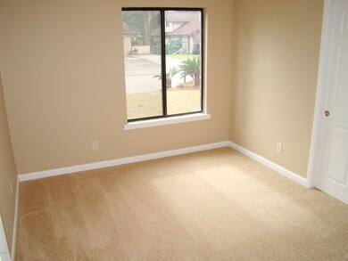 7029 Holiday Hill Ct, Jacksonville, FL 32216 - photo 5