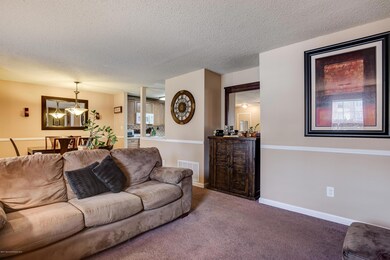 006_Living Room