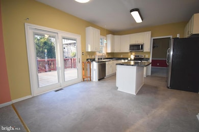 11016 N Lamont Ct, Fredericksburg, VA 22407 - photo 6