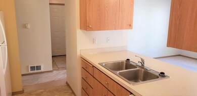 443 NE Flint St, Grants Pass, OR 97526 - photo 7