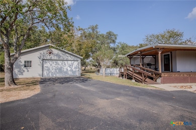 64 Colake Dr, Victoria, TX 77905 - photo 2