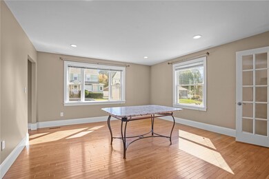 83 Sweetbriar Ave, Riverside, RI 02915 - photo 6