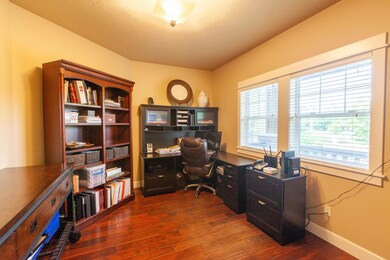 836 NW Rimrock Dr, Redmond, OR 97756 - photo 4