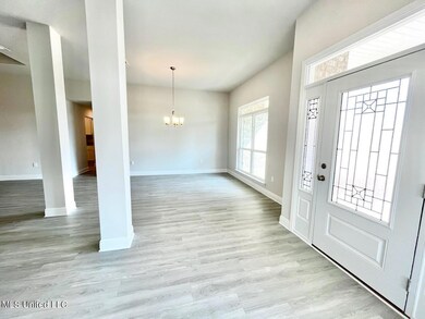117 Foyer and Formal Dining