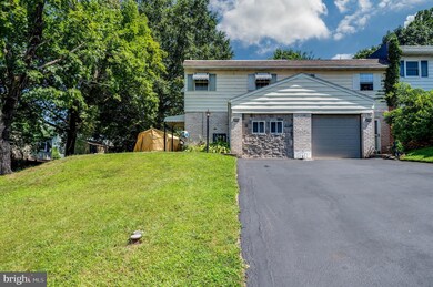 820 Rabbit Ln, Reading, PA 19606 - photo 3