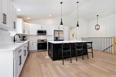 30330 Pine Bluff Dr, Elkhart, IN 46517 - photo 2