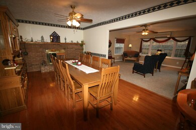 15025 Woodglen Ct, Dumfries, VA 22025 - photo 7