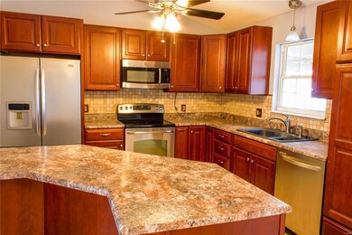 2412 Copper Creek Rd, Maryville, IL 62062 - photo 6