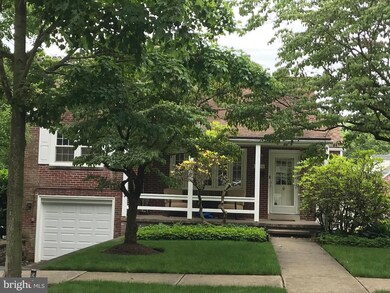 704 N Waverly St, Reading, PA 19607 - photo 2