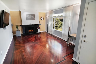 04-Living Room from Foyer