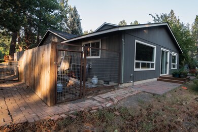 19489 Kemple Dr, Bend, OR 97702 - photo 6