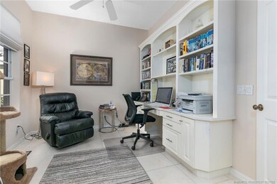 Den or possible 3rd bedroom