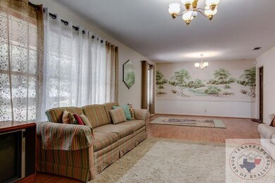 333 W Greenfield Dr, Wake Village, TX 75501 - photo 4