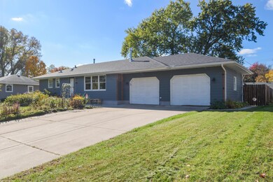 2258 Rainbow Ave, New Brighton, MN 55112 - photo 2