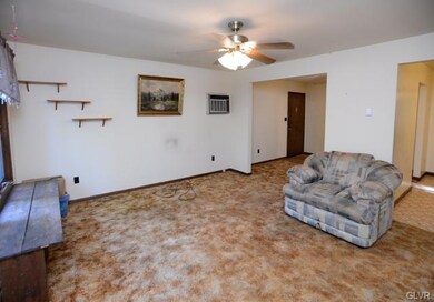 233 Majestic Dr, Chestnuthill Township, PA 18353 - photo 2