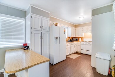1202 Dulles Dr-4