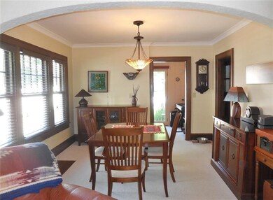 Entertainment Size Dining Room