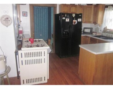 28 Green St unit 2, Dudley, MA 01571 - photo 4